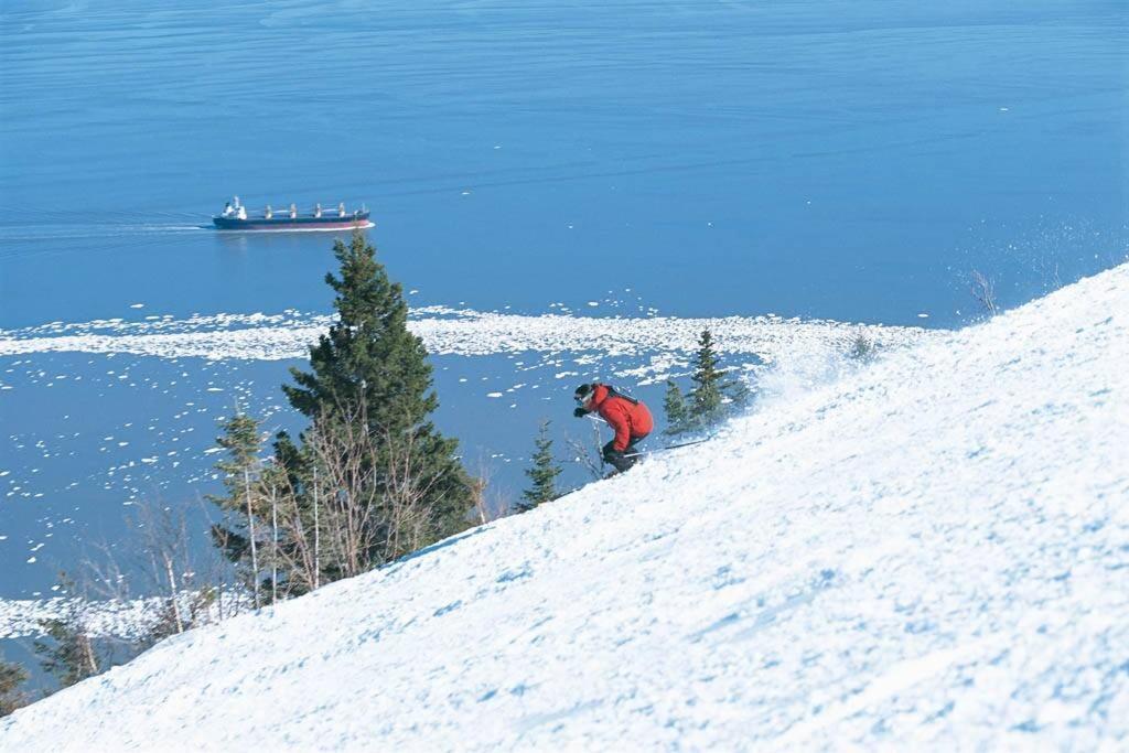 L'Auberge Sainte-Anne - Ski, Spa Et Basilique别墅 外观 照片